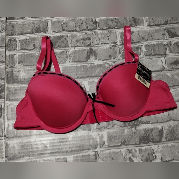 👜$3 - NWT MaMia 34B Pink with black outline‎ around cup Bra. - Picture 8 of 8
